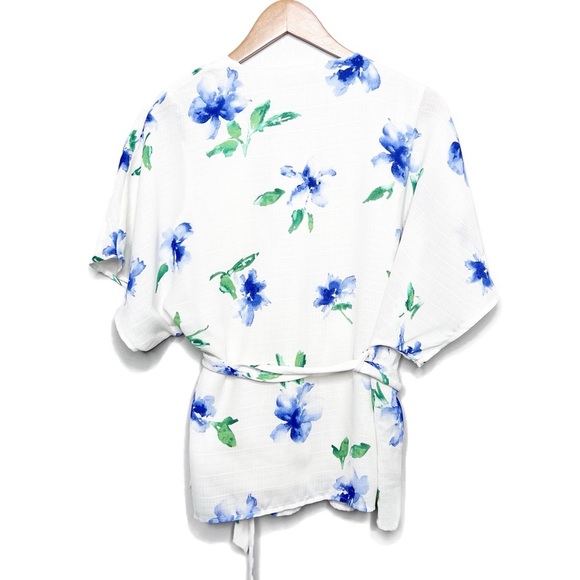New with Tags Collective Concepts Women’s Floral Wrap Style Short Sleeve Blouse - Picture 9 of 16